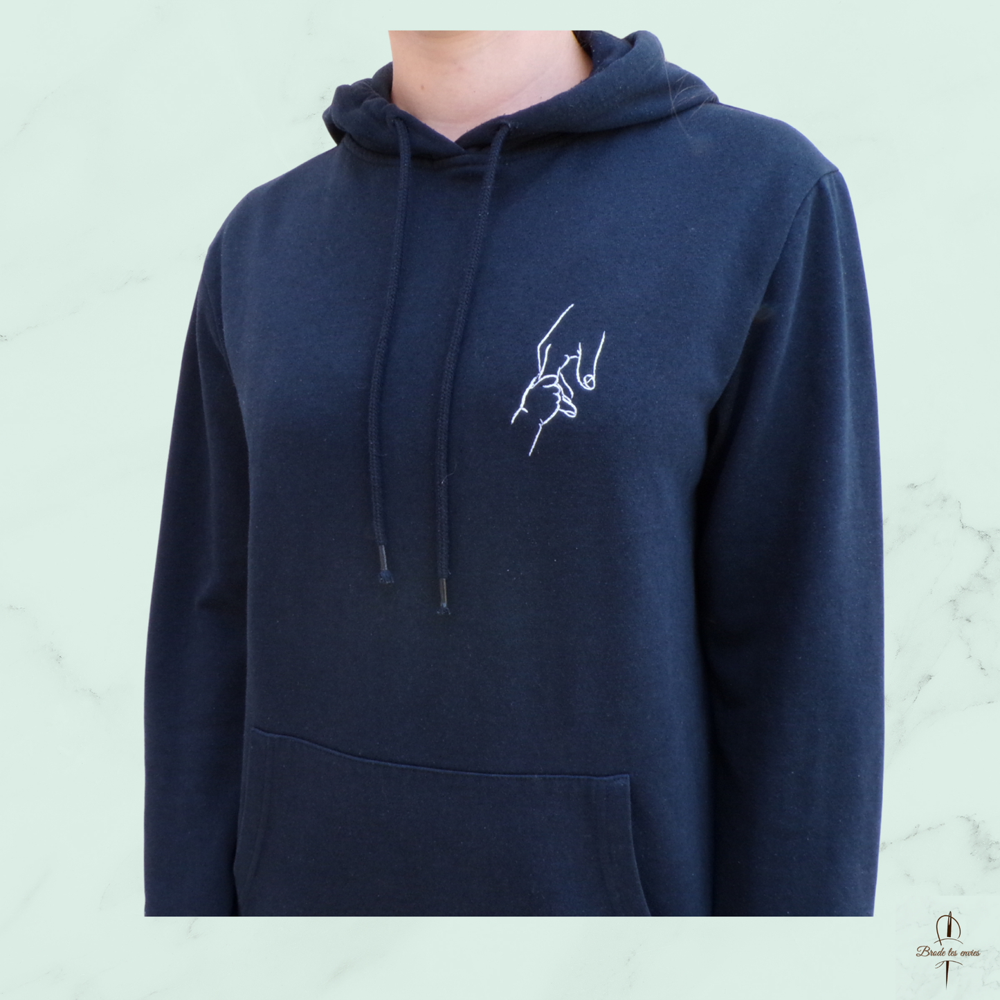 ✨ Un sweat noir unique et chaleureux - Motif main