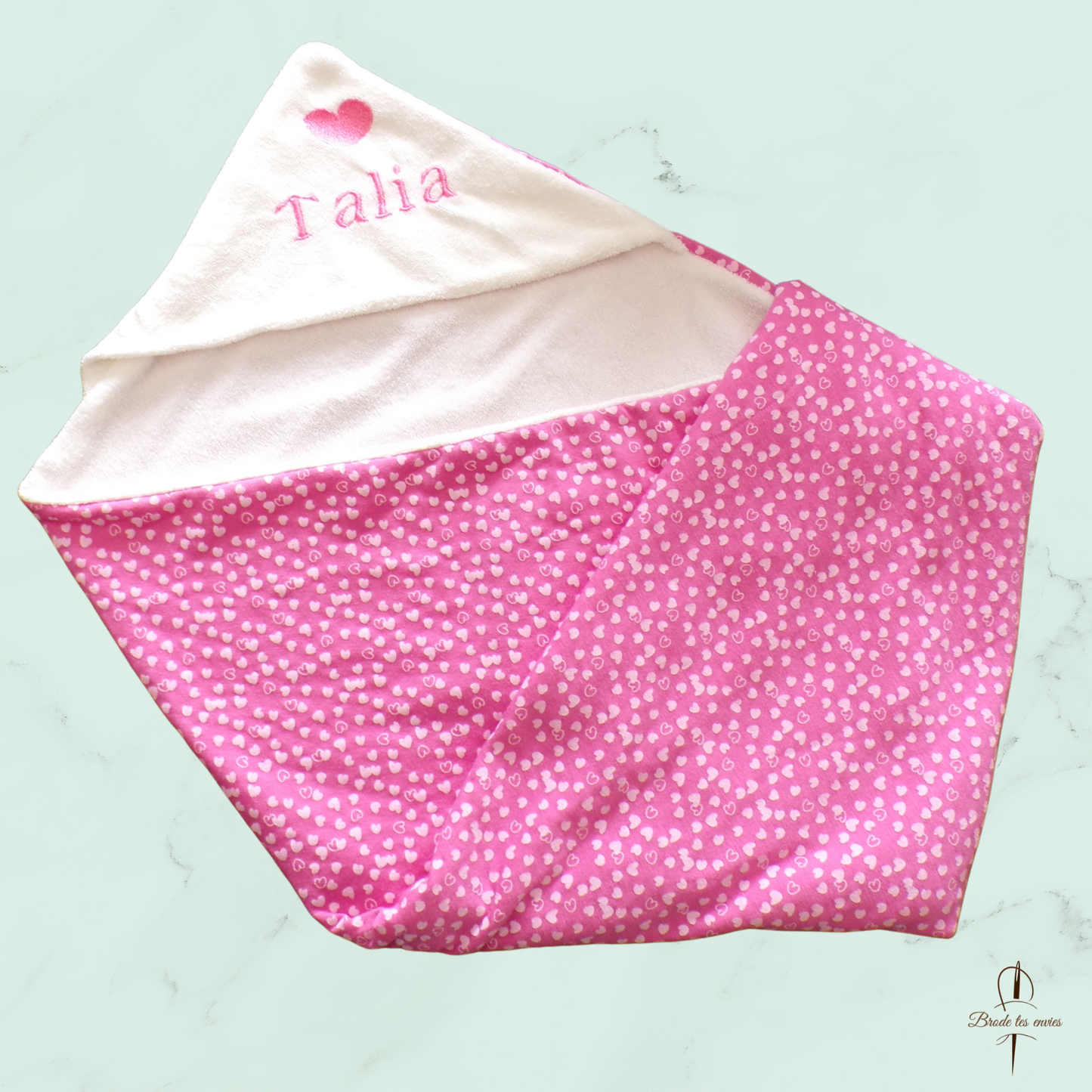 ✨ Une cape de bain douce et pratique