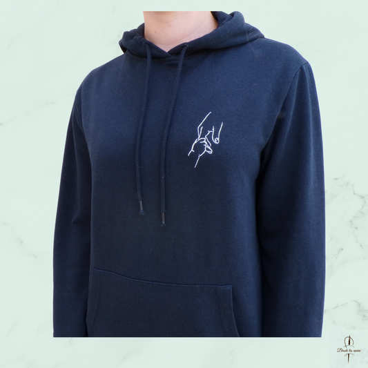 ✨ Un sweat noir unique et chaleureux - Motif main