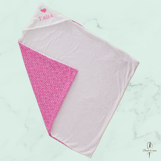 ✨ Une cape de bain douce et pratique