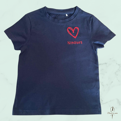✨ Un t-shirt noir doux et affectueux