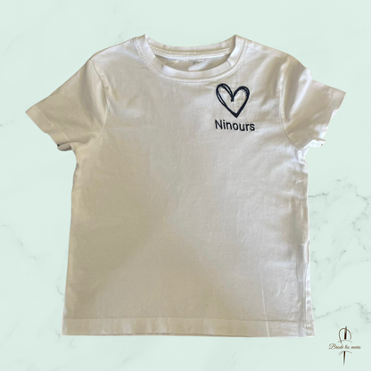 ✨ Un t-shirt blanc doux et affectueux